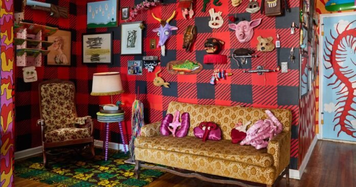 A Jackson Heights Couple Covered Their One-Bedroom in Murals