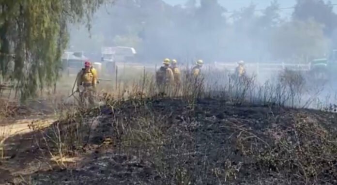 Crews make quick work of brush fire in Ramona