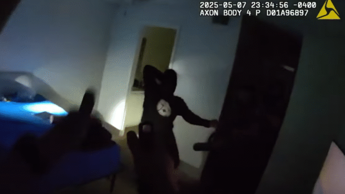 Knife-wielding woman attacks Fla. deputies after calling 911