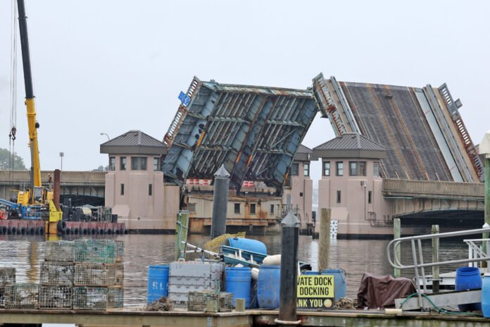 Mechanical glitch shuts Main Street bridge – Star News Group