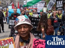 Starmer offers ‘massive concessions’ on welfare bill to Labour rebels | Labour