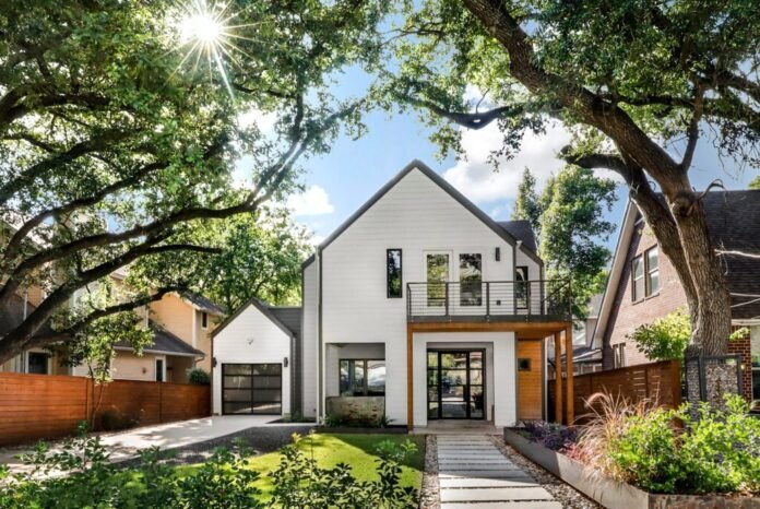 U.S. Home Prices Edged Down 0.1% in May