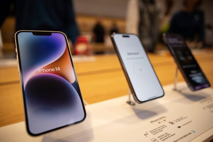 Man stole $141K worth of iPhones from his employer, New Jersey police say