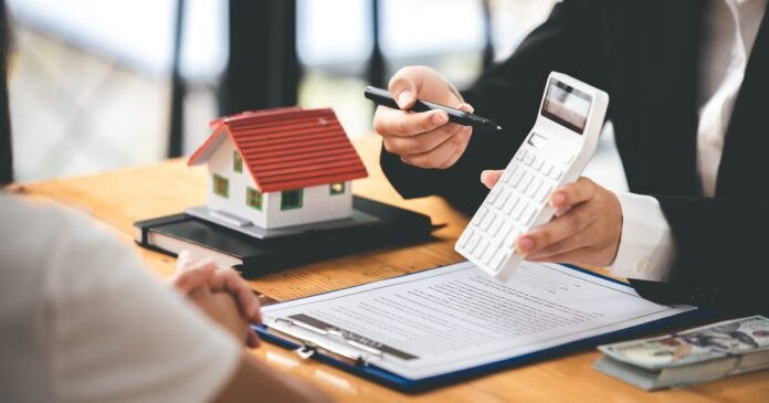 Mortgage lender offers 0.75% rate cuts as job perk