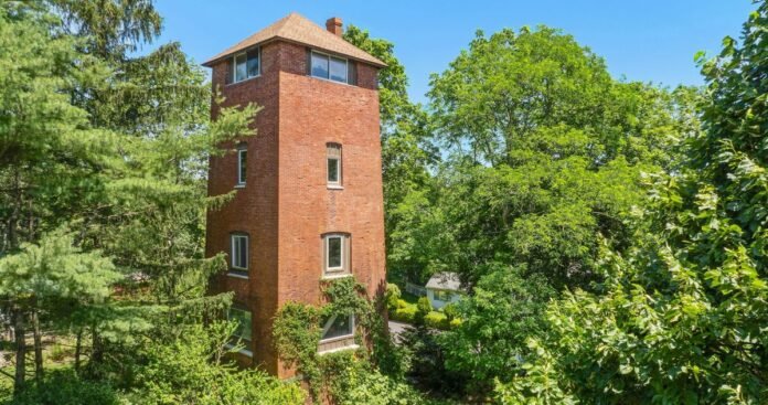 One of the Last Water Towers on the North Fork